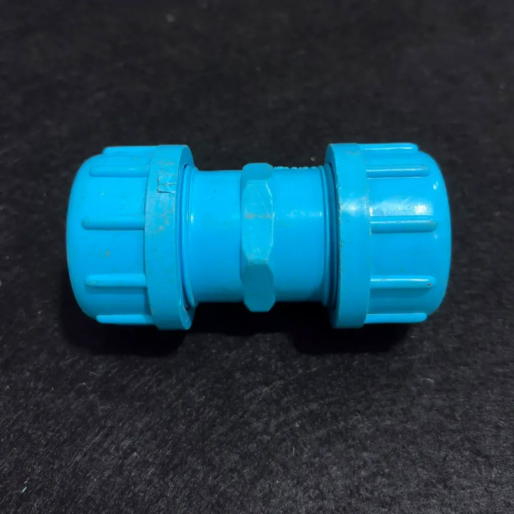 22808 PVC COMPRESSION COUPLING SIZE 3/4"