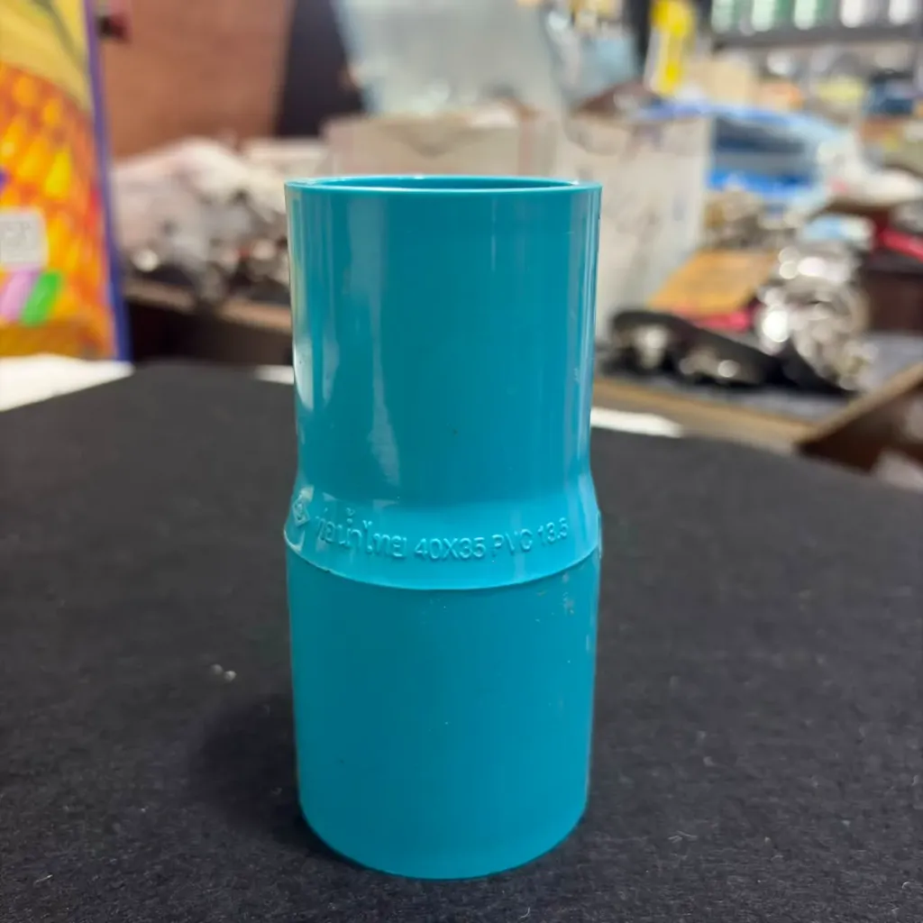 24472 PVC REDUCING SOCKET HI/PRESSURE 1 1/2" x 1 1/4" BLUE