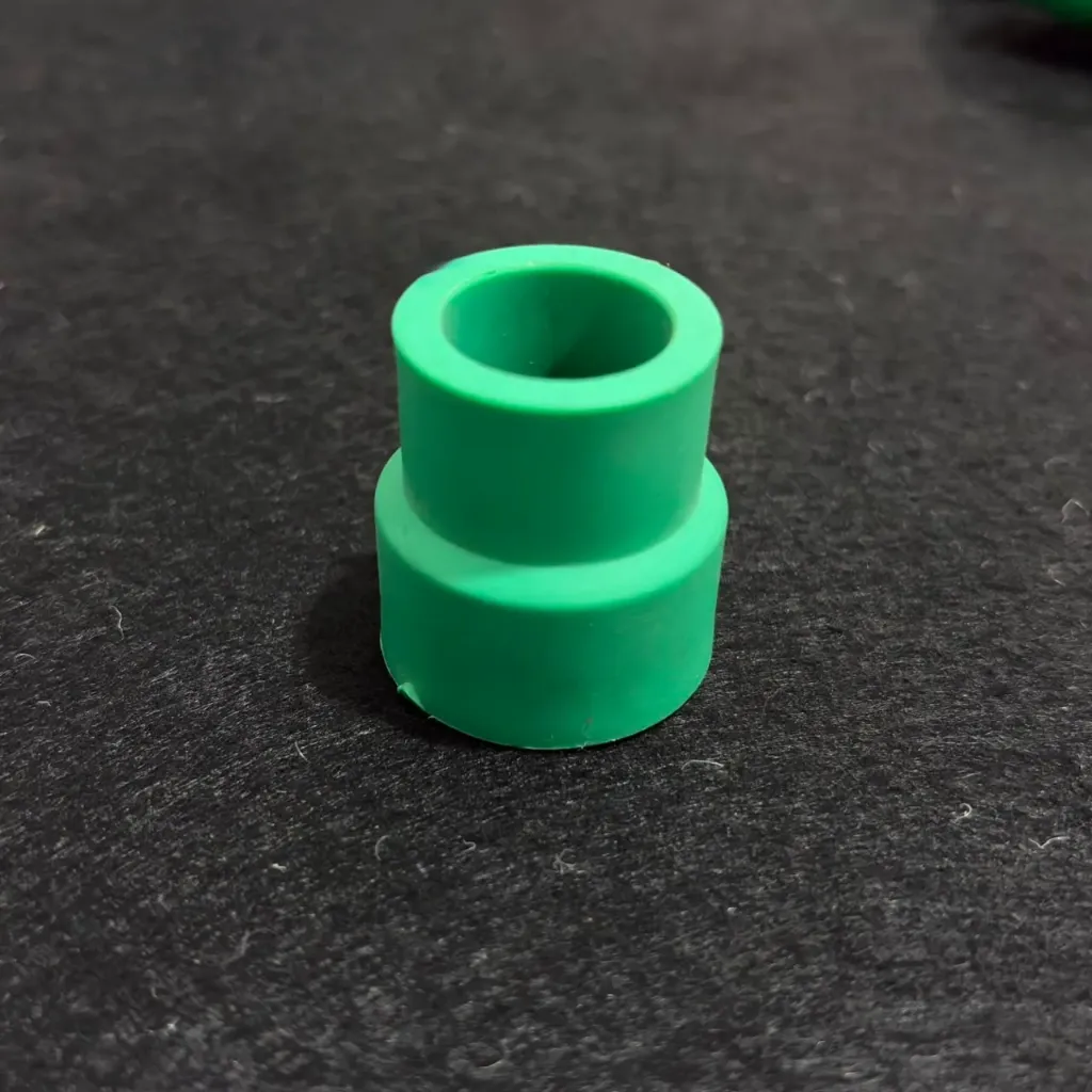 33323 PP-R HOT WATER REDUCING SOCKET H/P GA-4807 25 X 20 3/4" X 1/2" GREEN (ASB)