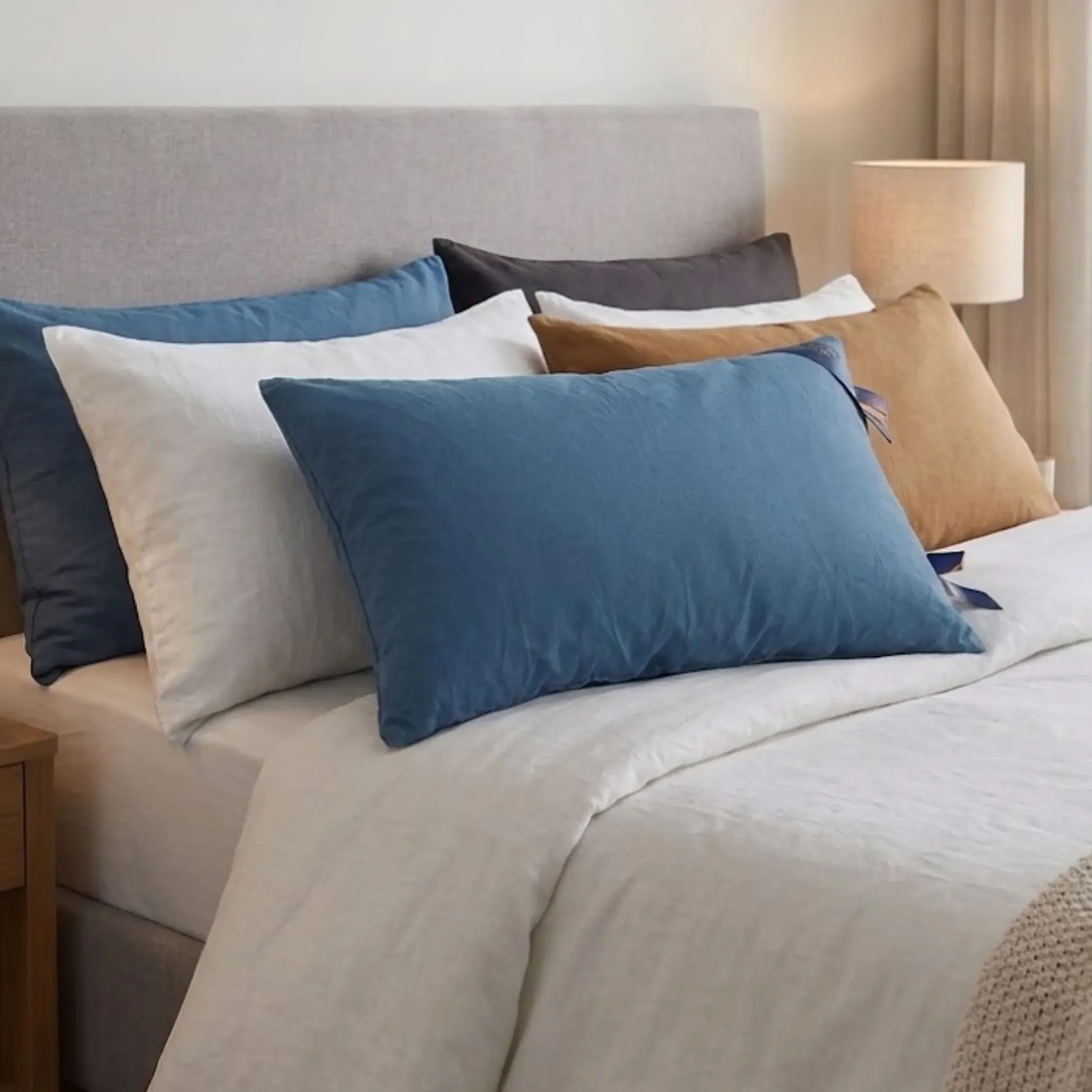 63633 PILLOW COTTON HILTON SIZE 48X74CM
